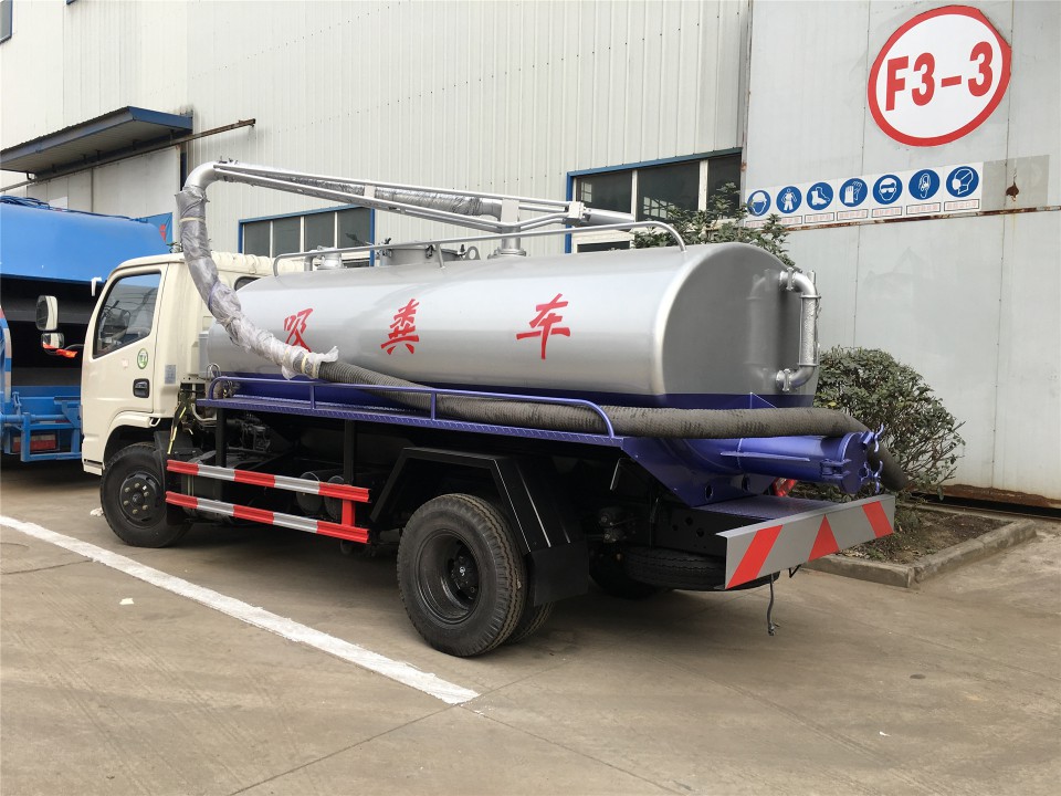 東風(fēng)多利卡5方吸糞車 (8)